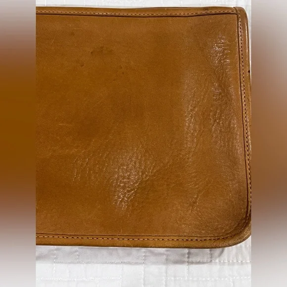 COACH :: CLUTCH - Picture 3 of 15